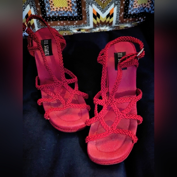 Red Wedges - Picture 5 of 7